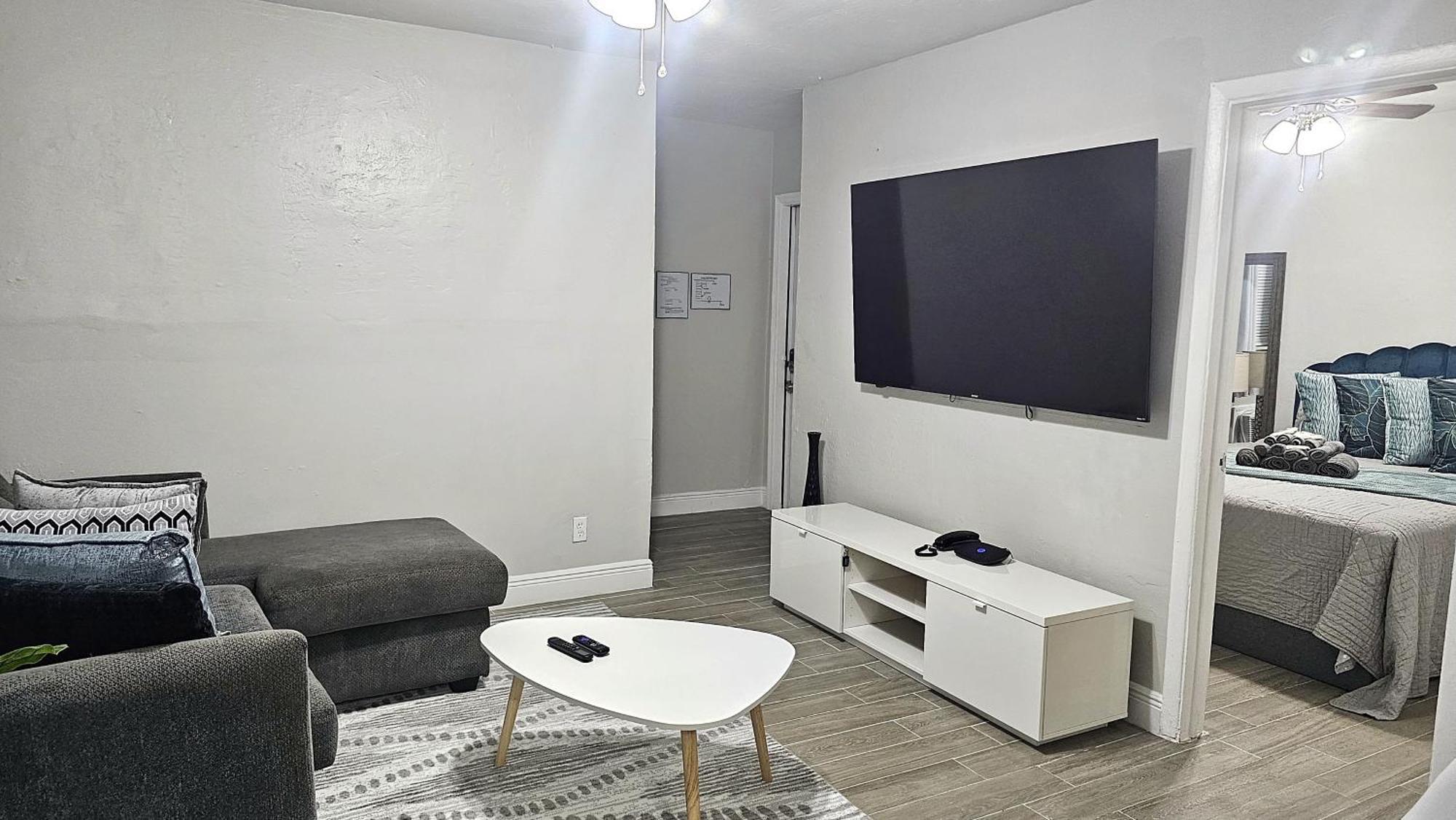 Big Tv Apartment 5 Miles From Hard Rock Casino Χόλιγουντ Εξωτερικό φωτογραφία